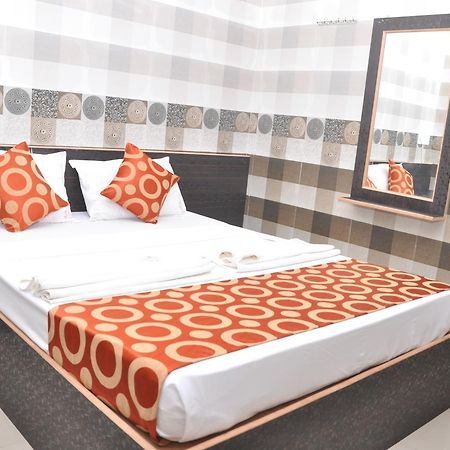 Addhuri Comforts Inn Mysore Luaran gambar